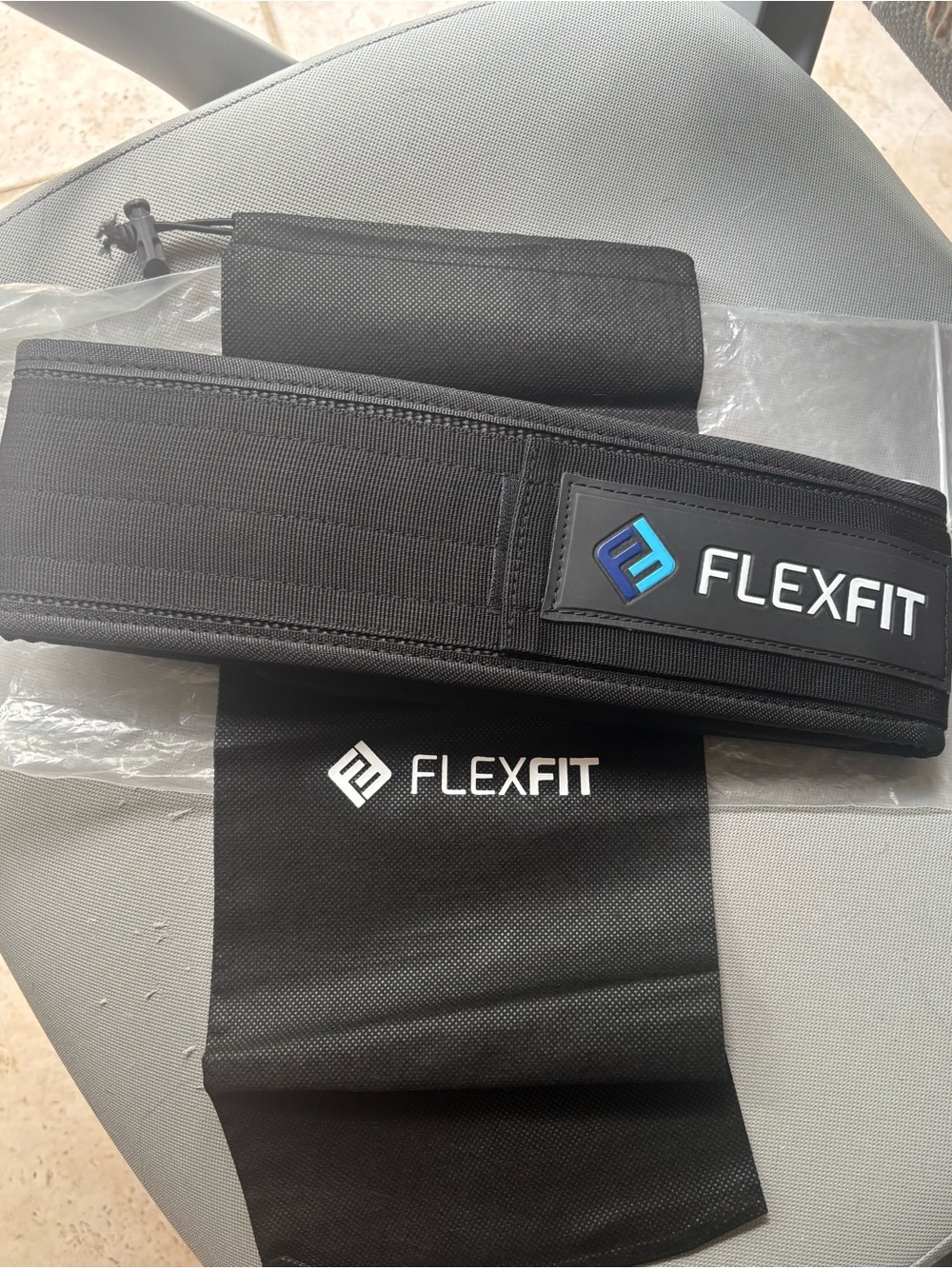 FLEXFIT Black Weightlifting/Workout Belt with Carry Pouch, NIP, Size M